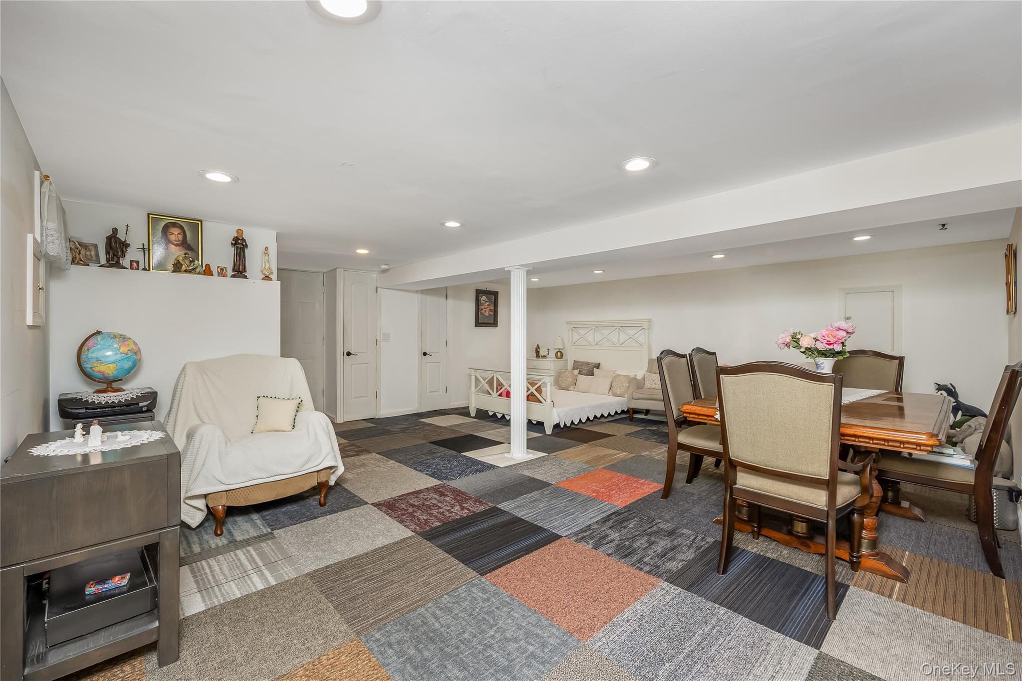 Single Family Hamilton Nassau County, NY 11735, MLS-910272-25