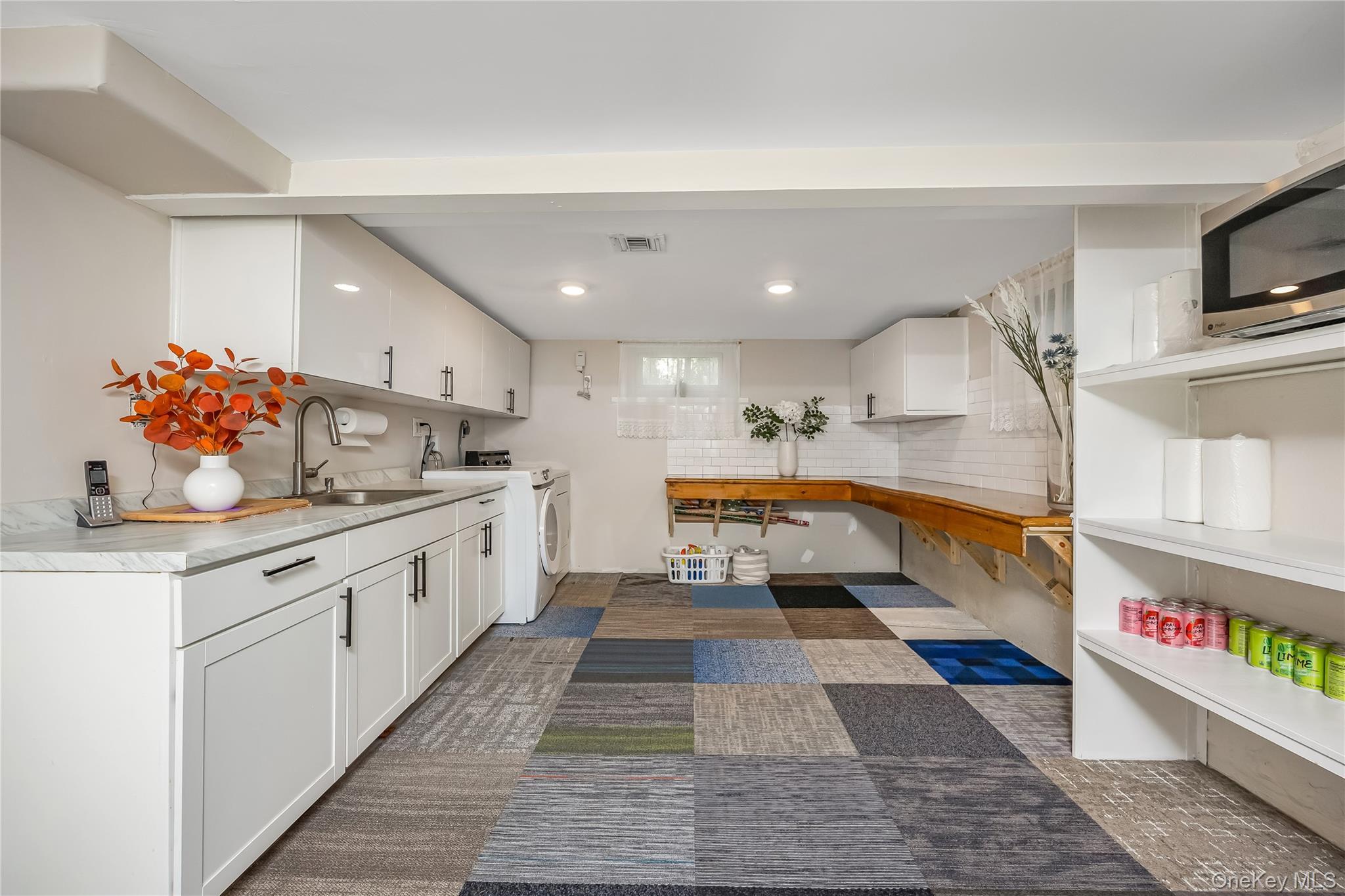 Single Family Hamilton Nassau County, NY 11735, MLS-910272-27