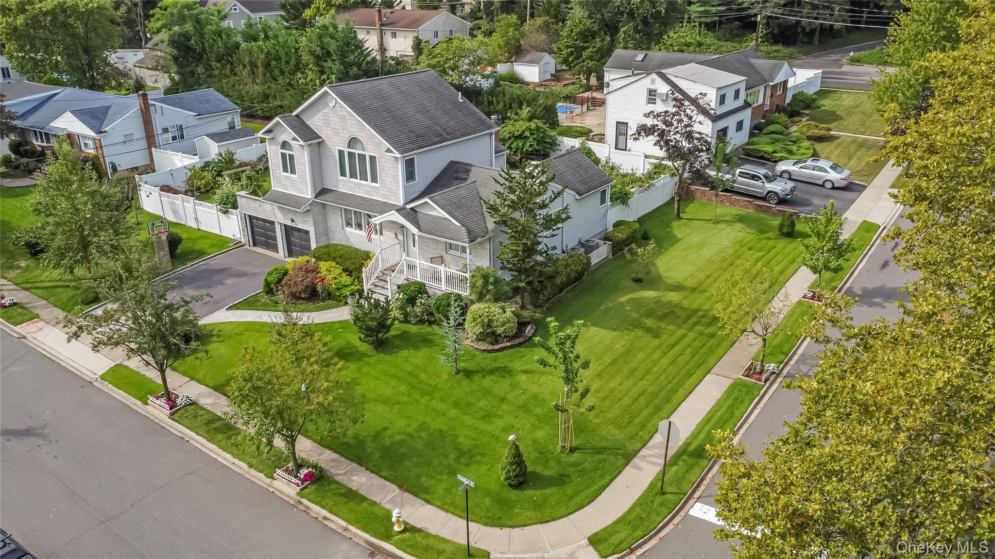 Single Family Hamilton Nassau County, NY 11735, MLS-910272-3