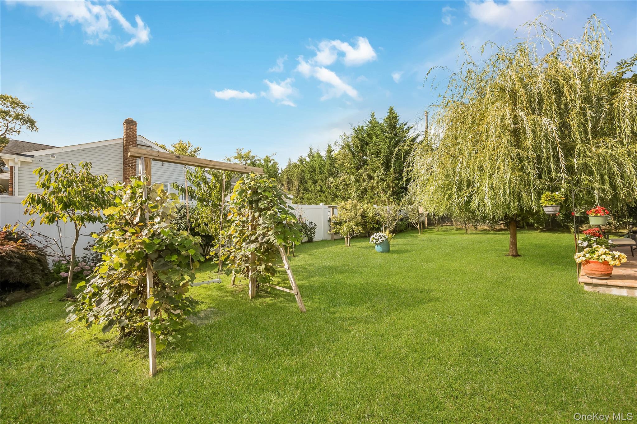 Single Family Hamilton Nassau County, NY 11735, MLS-910272-31