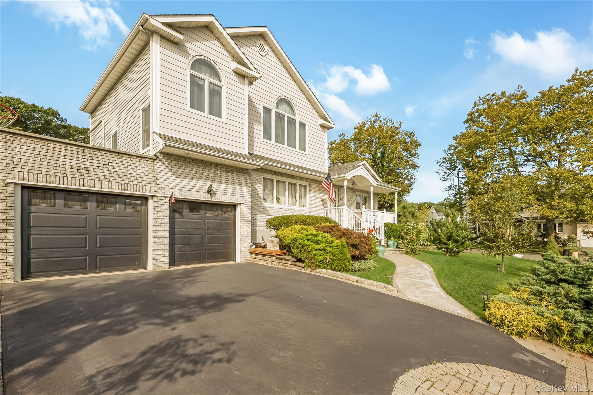 Single Family Hamilton Nassau County, NY 11735, MLS-910272-5