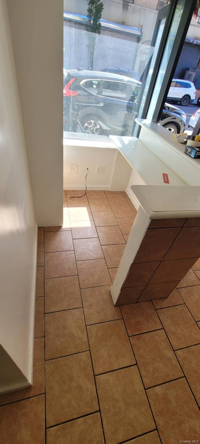 Commercial Lease Bathgate  Bronx, NY 10457, MLS-910281-8