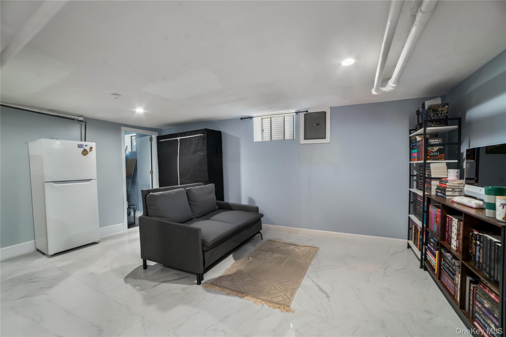 Single Family Willis  Nassau County, NY 11001, MLS-910299-21