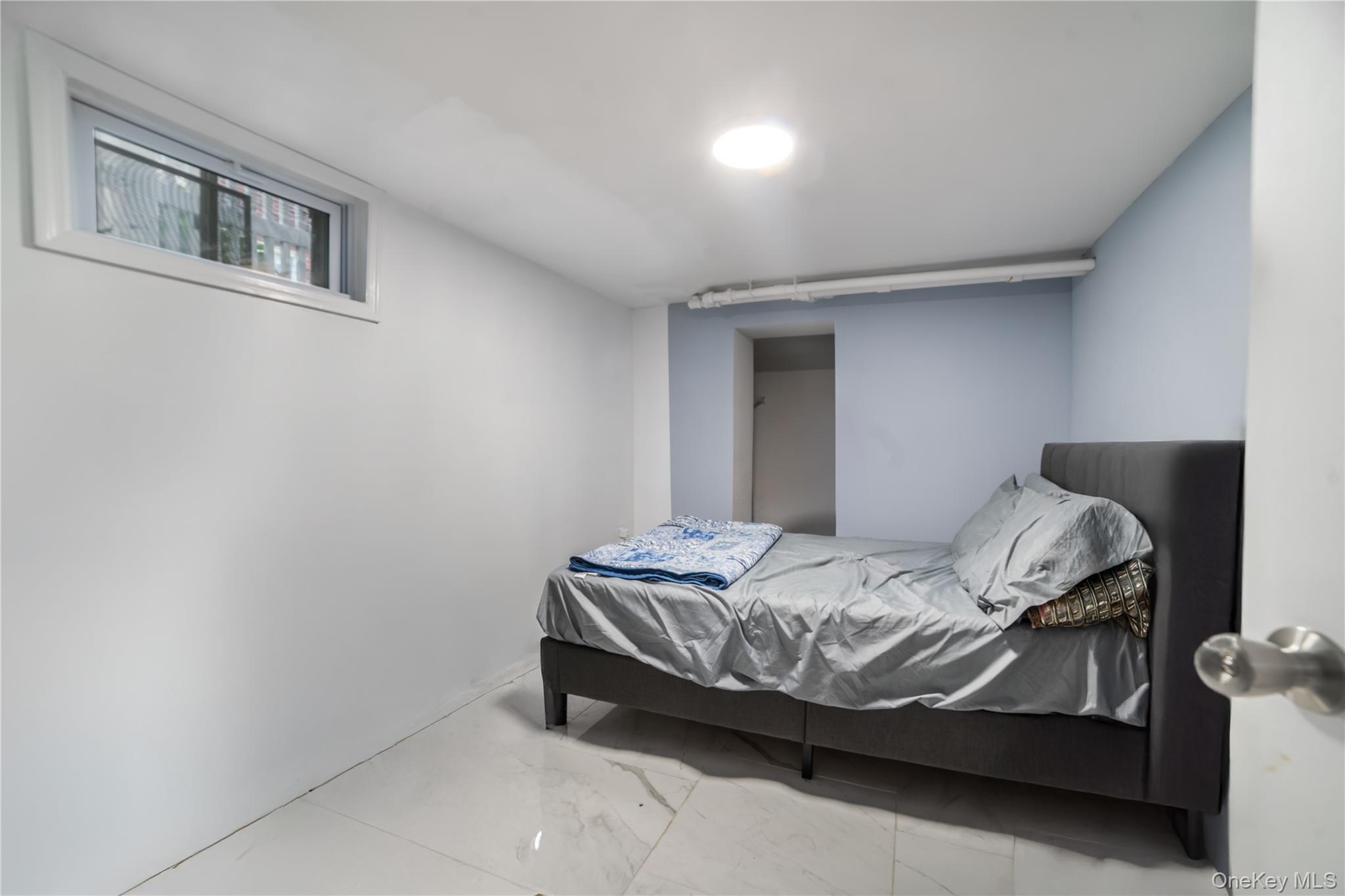 Single Family Willis  Nassau County, NY 11001, MLS-910299-23