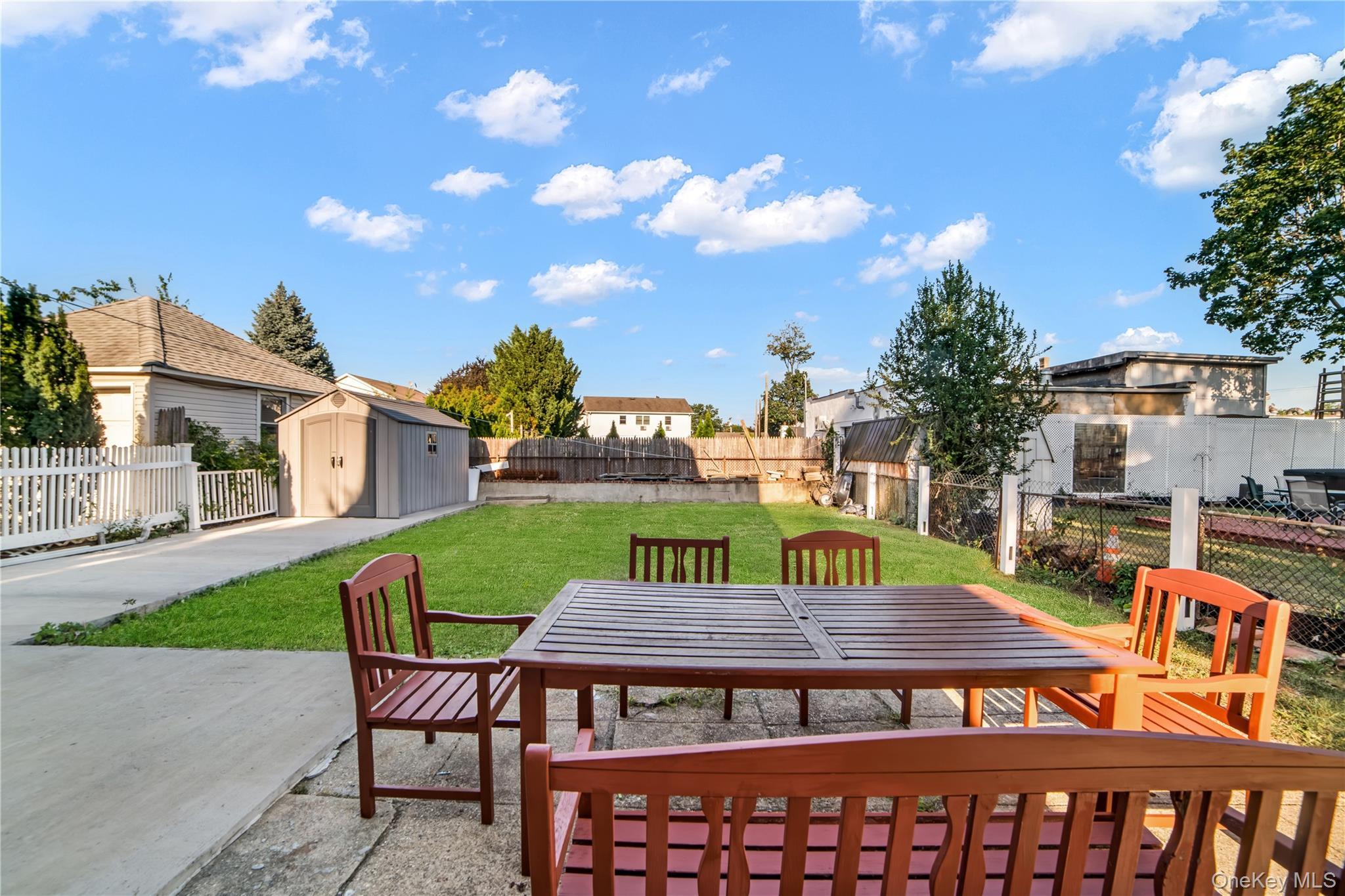 Single Family Willis  Nassau County, NY 11001, MLS-910299-25