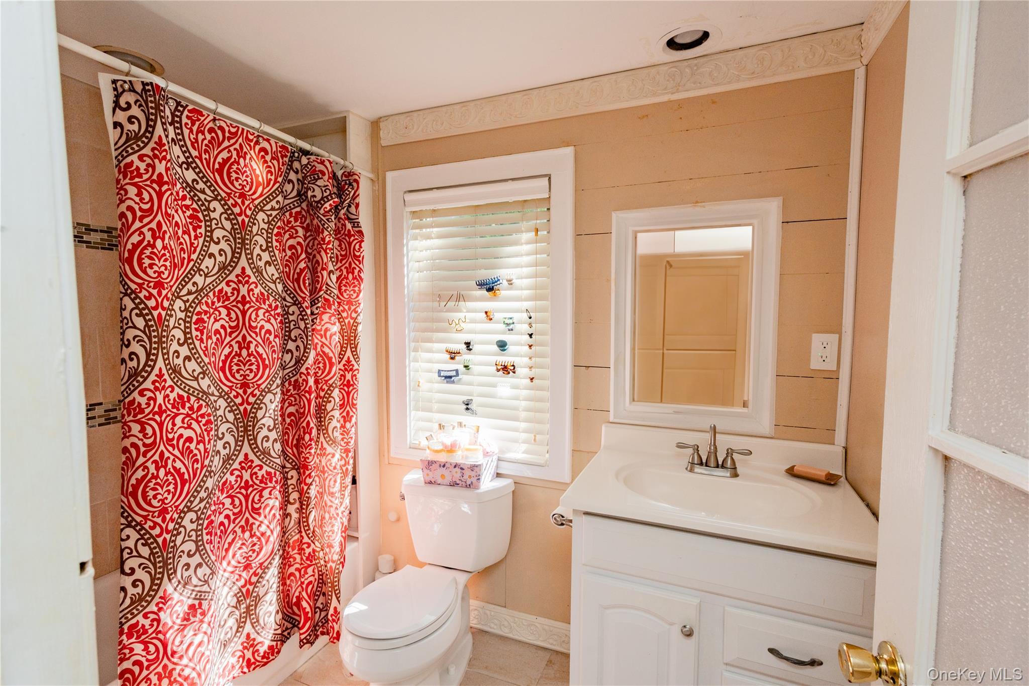 Single Family Beacon Suffolk County, NY 11789, MLS-910311-11