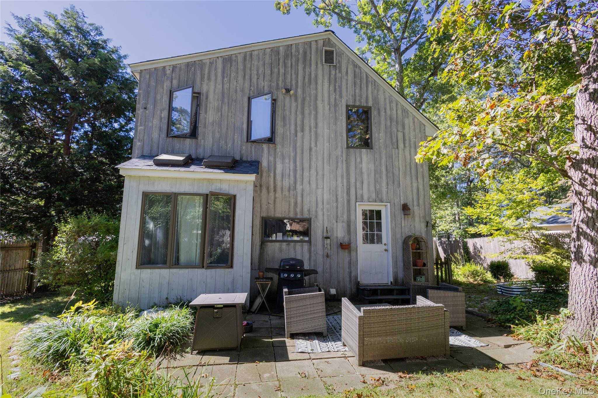 Single Family Beacon Suffolk County, NY 11789, MLS-910311-2