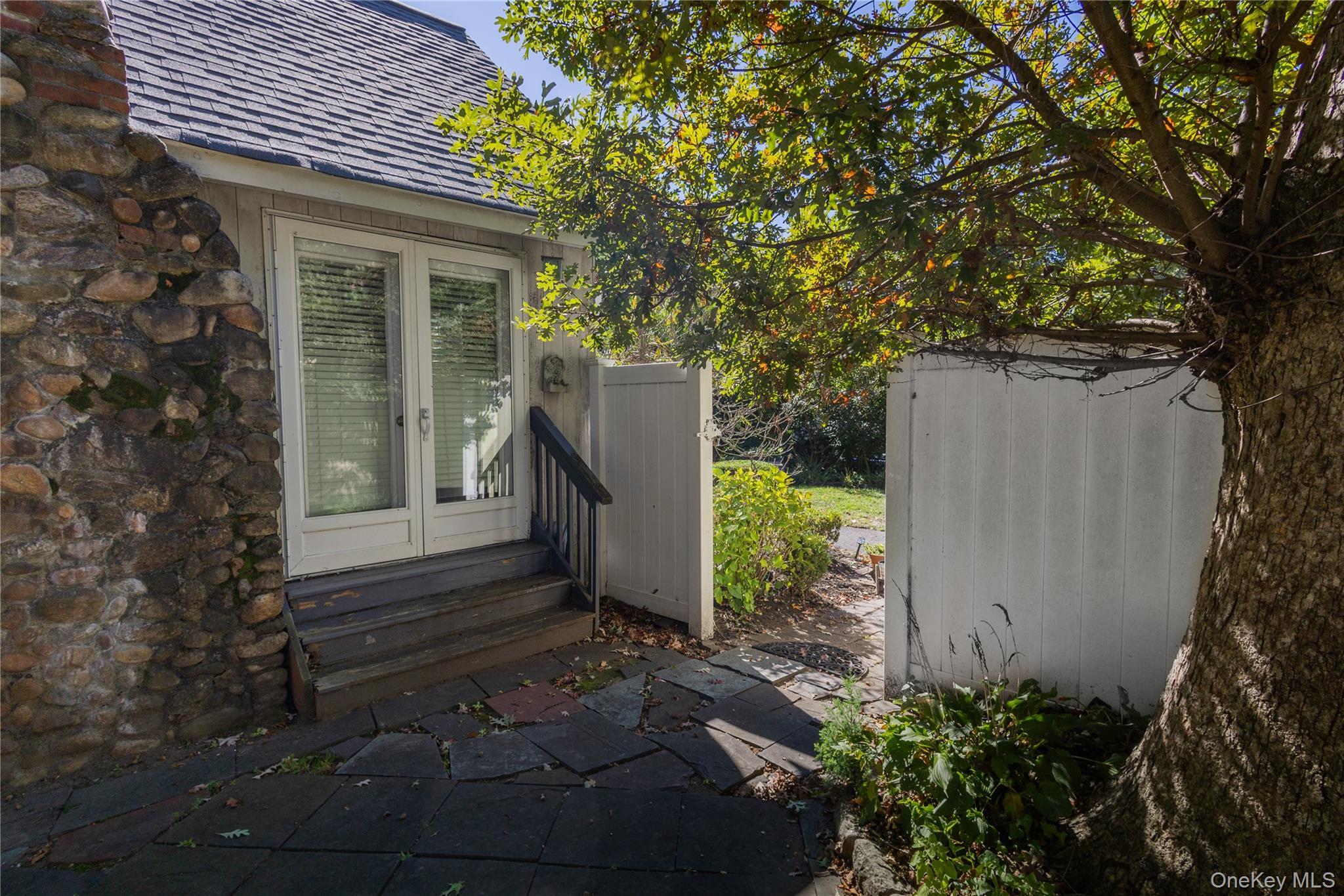 Single Family Beacon  Suffolk County, NY 11789, MLS-910311-21