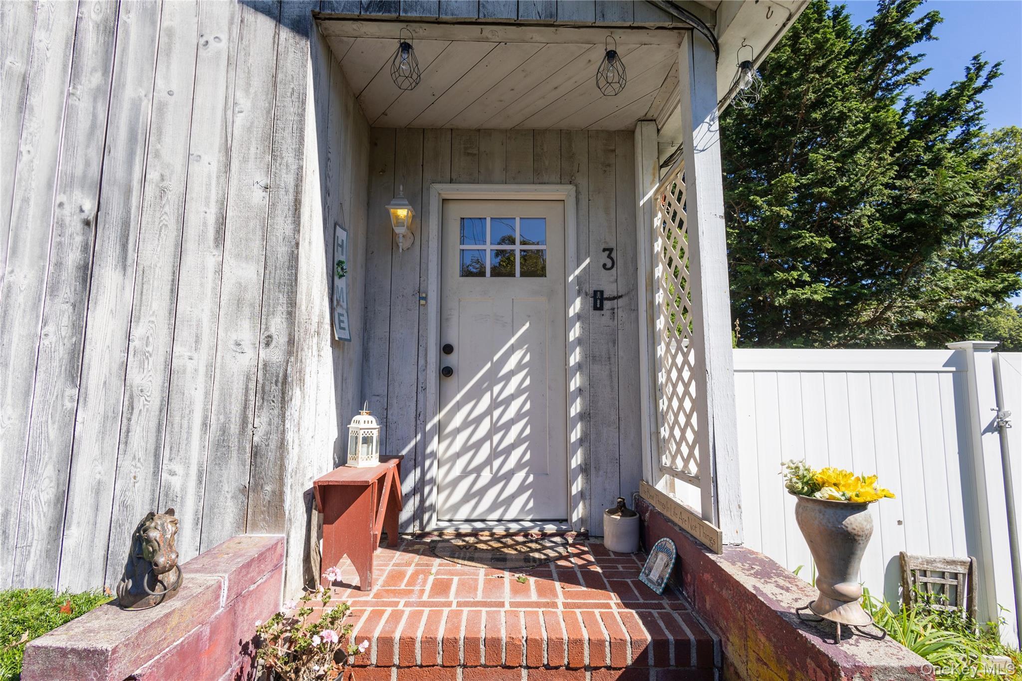 Single Family Beacon Suffolk County, NY 11789, MLS-910311-5