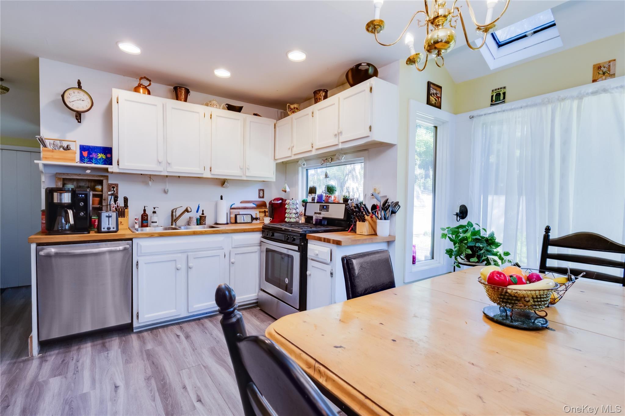 Single Family Beacon Suffolk County, NY 11789, MLS-910311-7