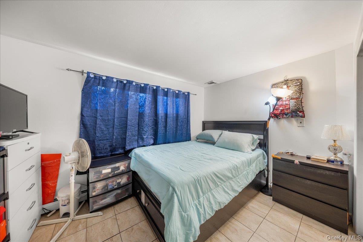 Single Family Washington  Suffolk County, NY 11717, MLS-910355-16