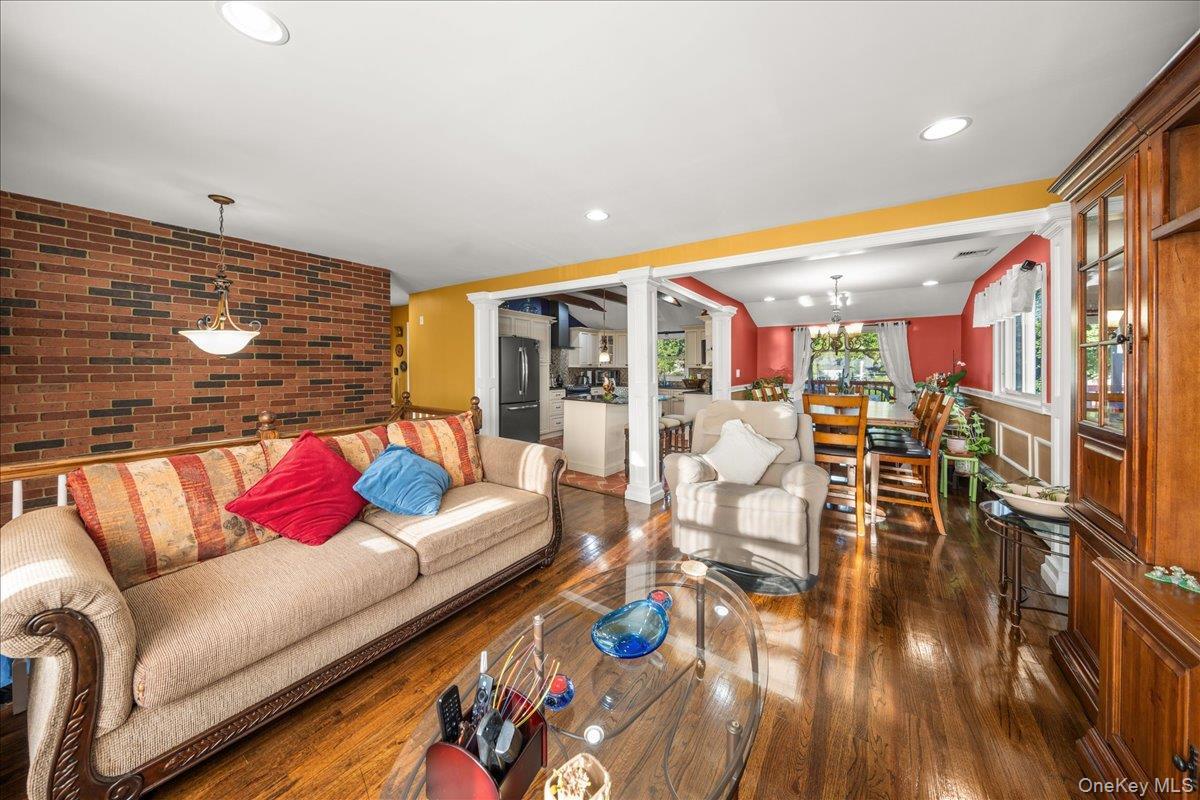 Single Family Washington  Suffolk County, NY 11717, MLS-910355-8