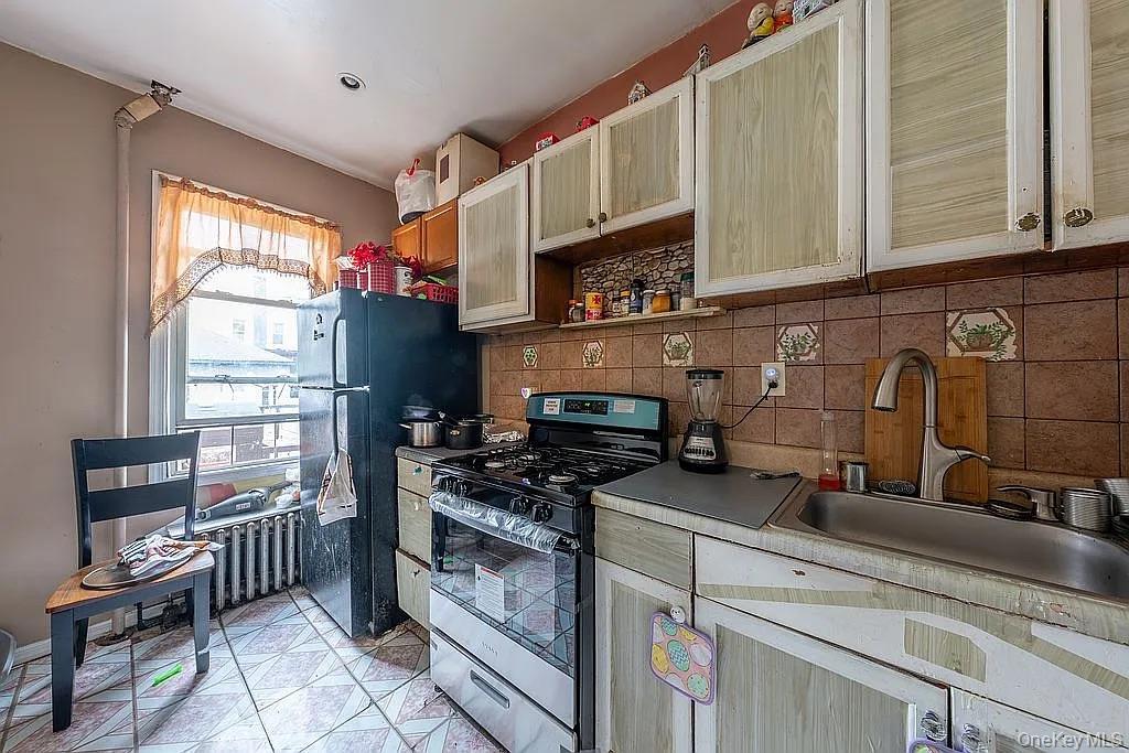 Single Family 88th Street  Queens, NY 11416, MLS-910418-10