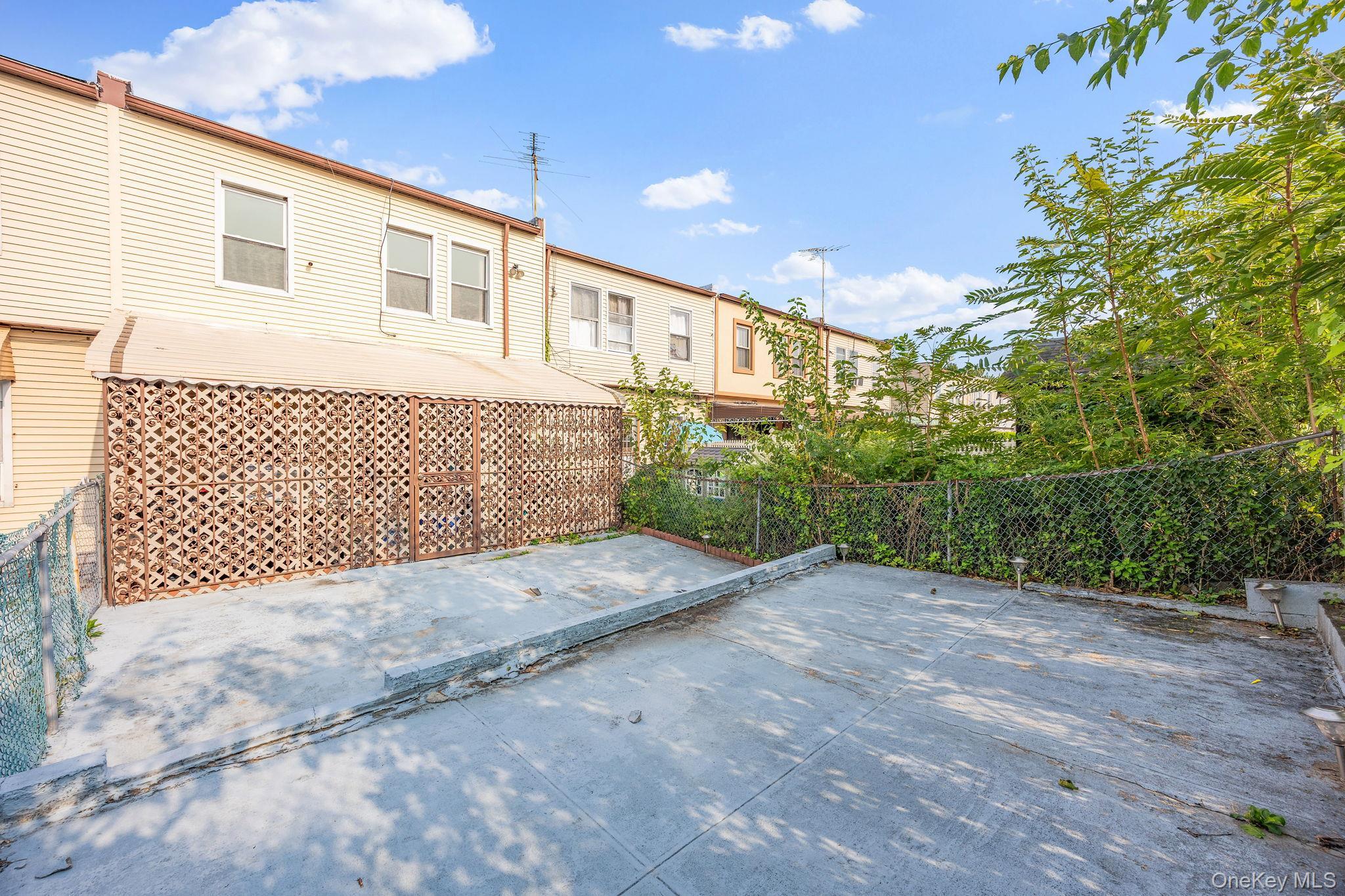 Single Family Herzl  Brooklyn, NY 11212, MLS-910444-17