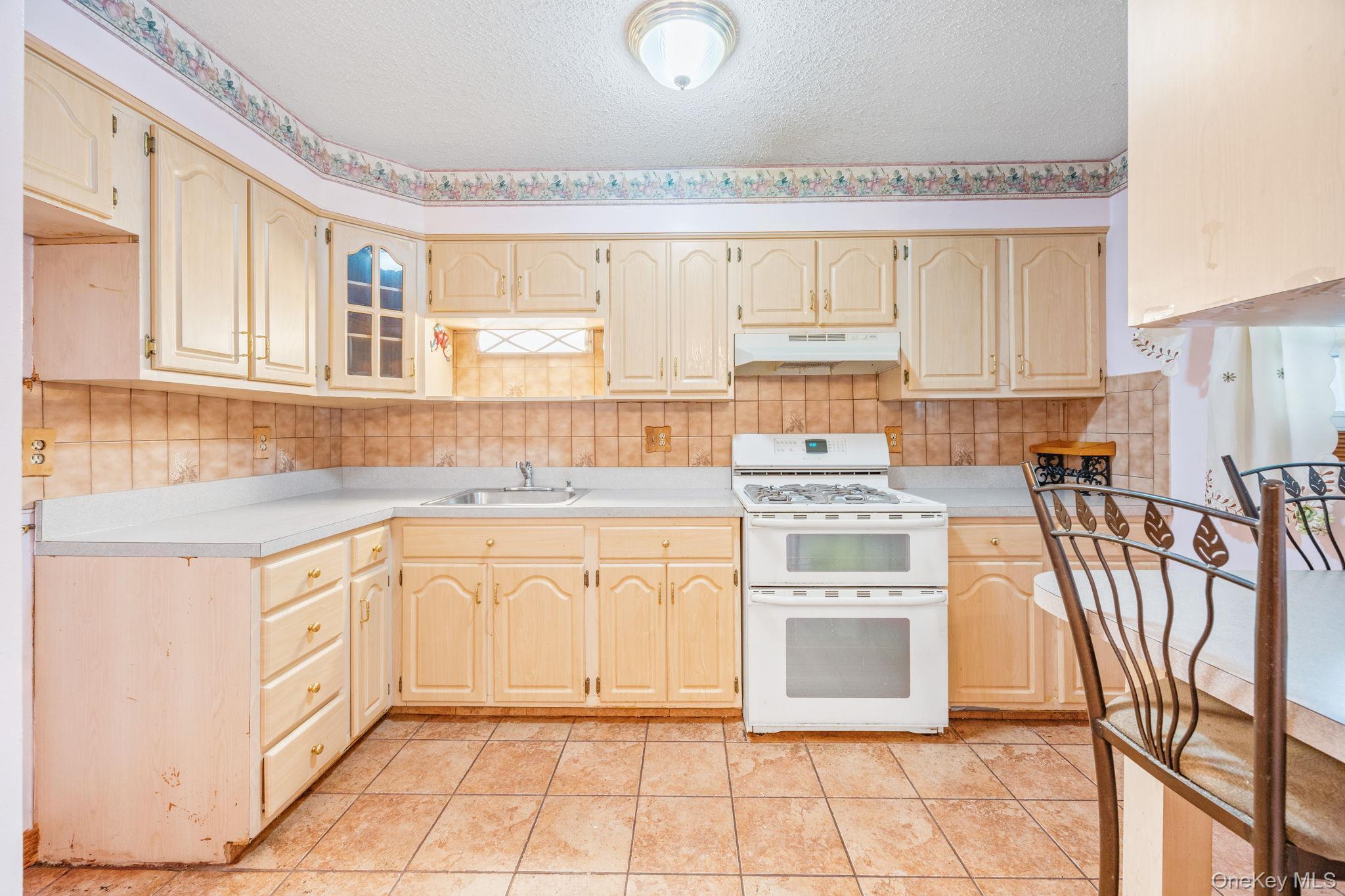 Single Family Herzl  Brooklyn, NY 11212, MLS-910444-6