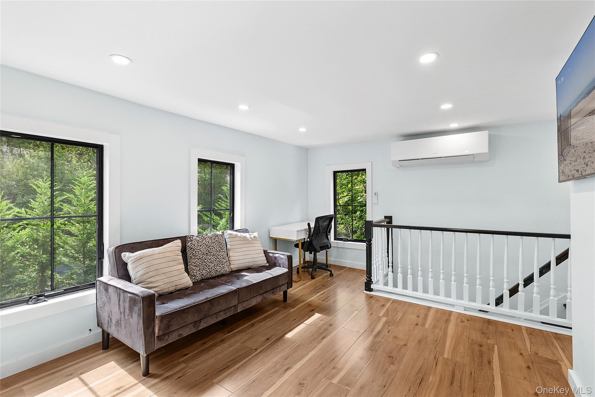 Single Family Main  Suffolk County, NY 11944, MLS-910480-11