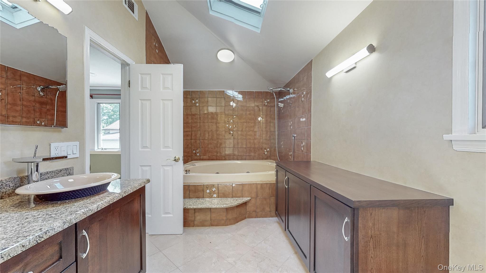 Single Family 29th Queens, NY 11360, MLS-910489-10