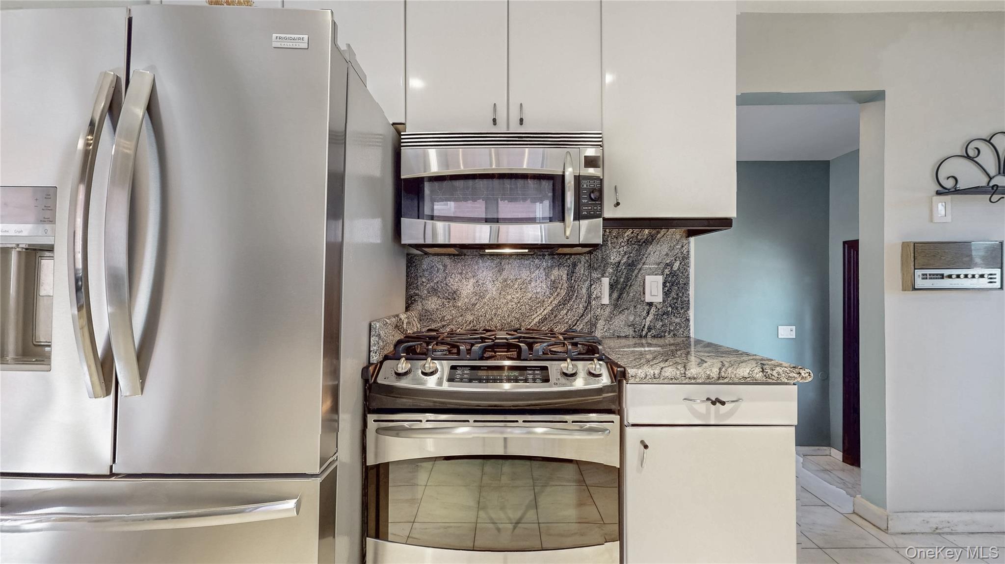 Single Family 29th Queens, NY 11360, MLS-910489-5