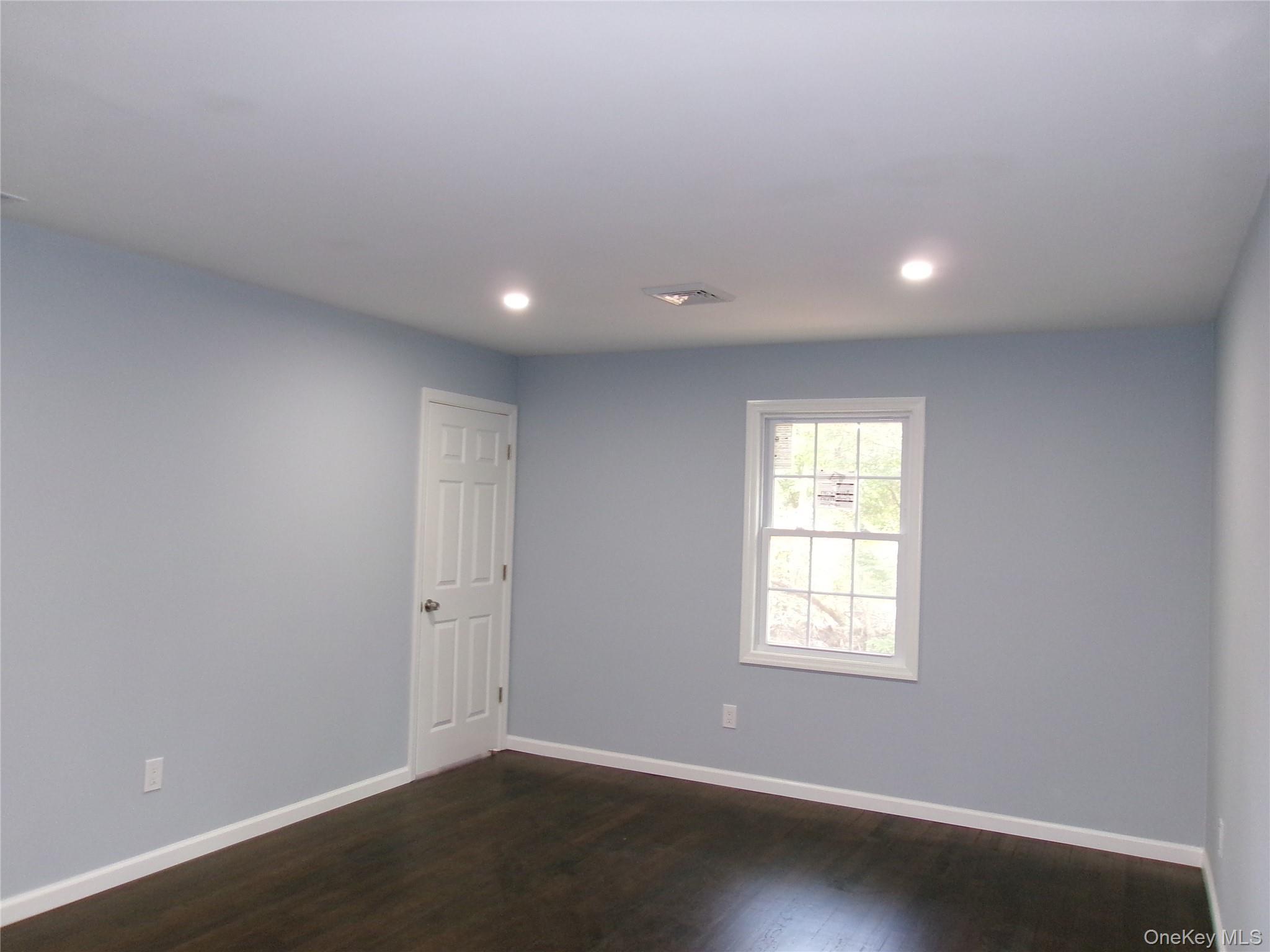 Single Family Spur  Suffolk County, NY 11751, MLS-910501-15