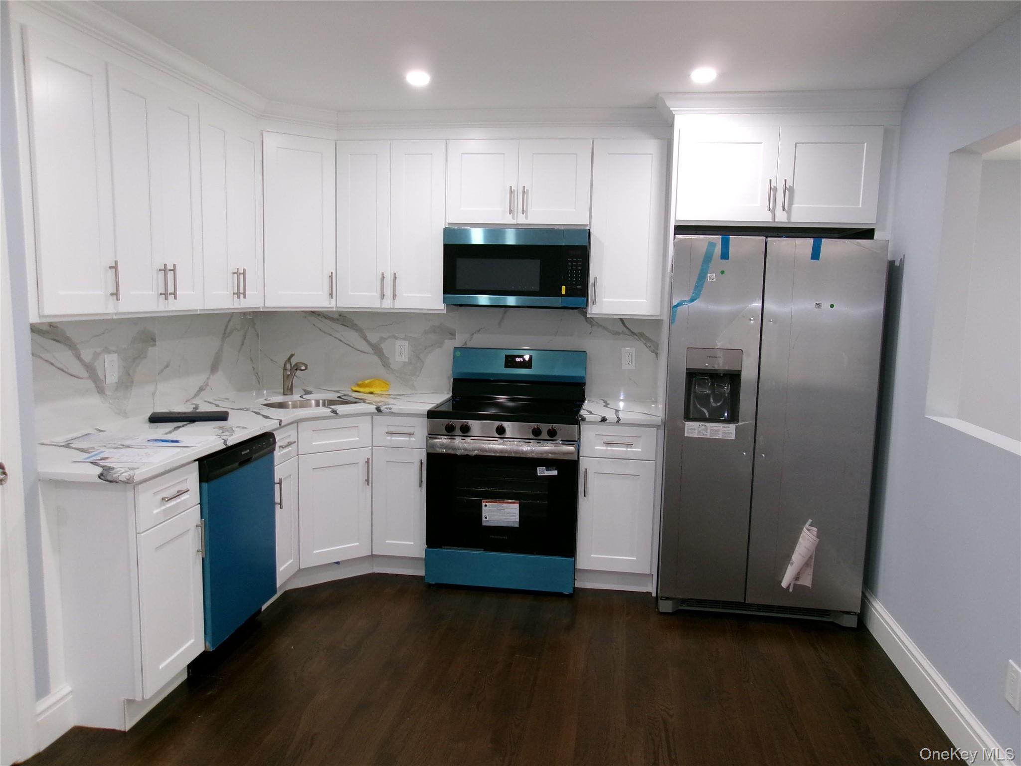 Single Family Spur  Suffolk County, NY 11751, MLS-910501-20