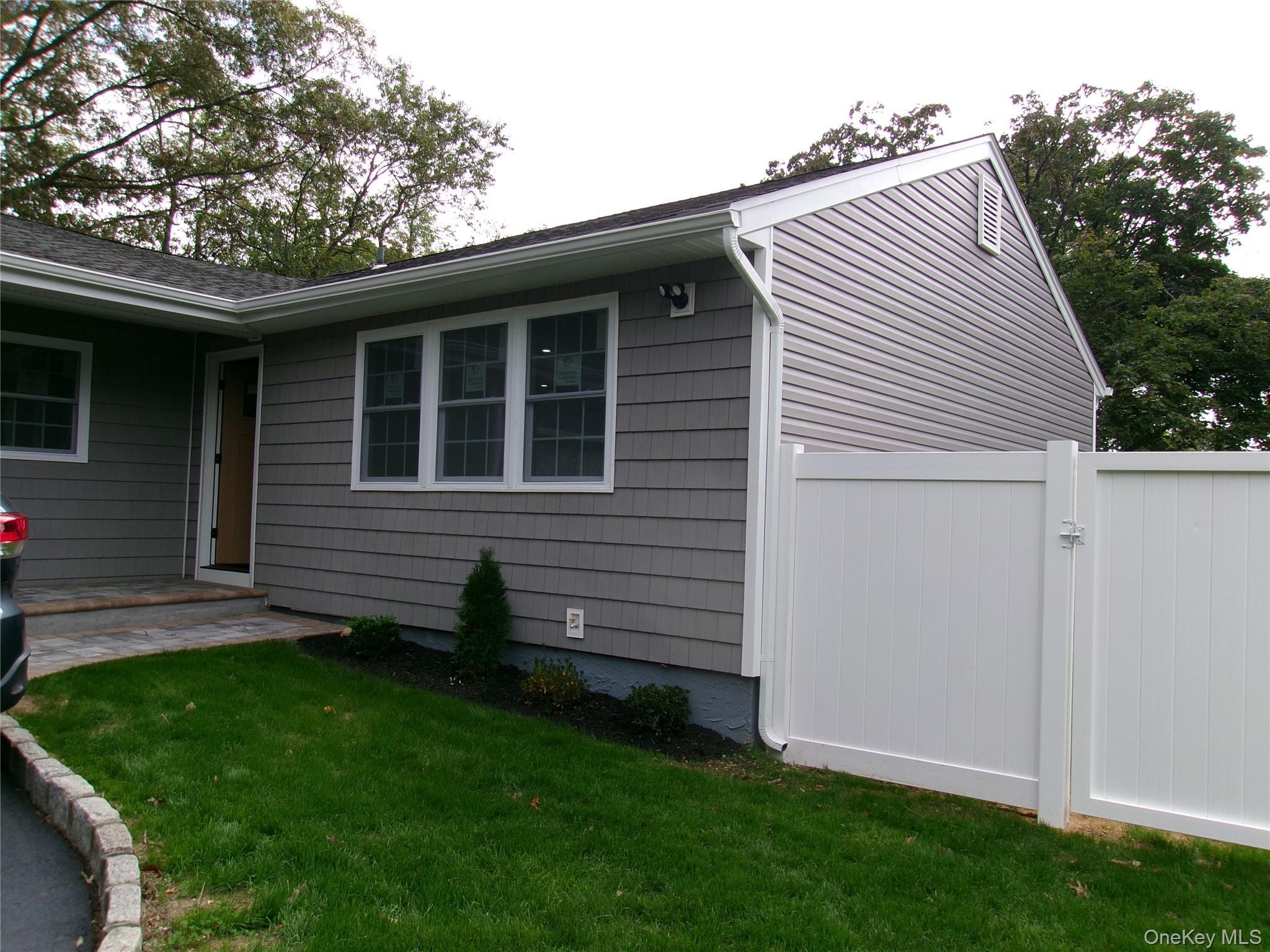 Single Family Spur  Suffolk County, NY 11751, MLS-910501-25