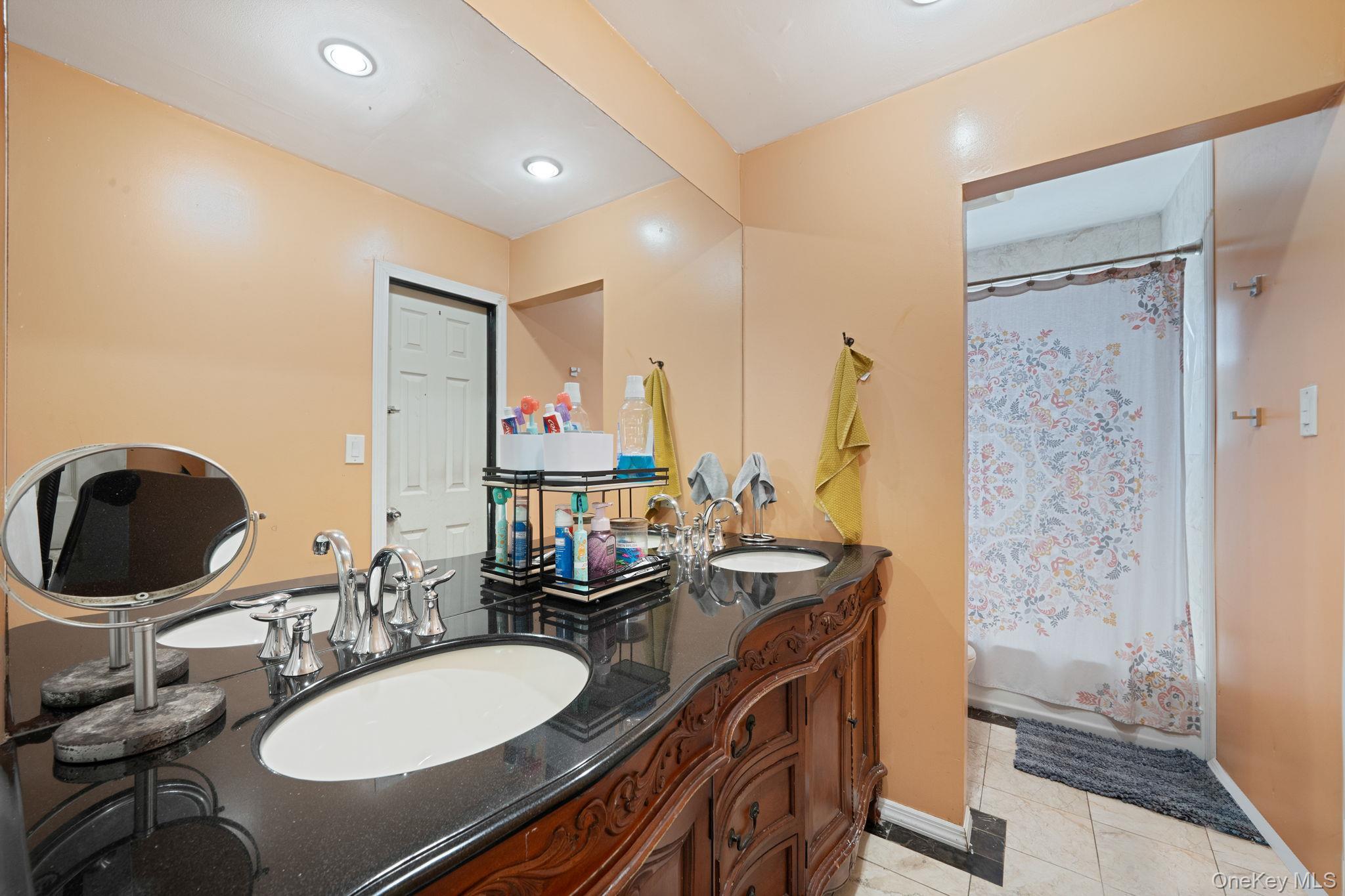 Single Family Caroline Suffolk County, NY 11703, MLS-910516-17