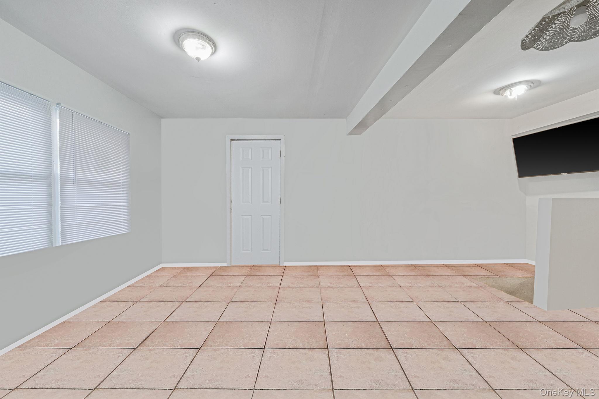 Single Family Caroline Suffolk County, NY 11703, MLS-910516-20