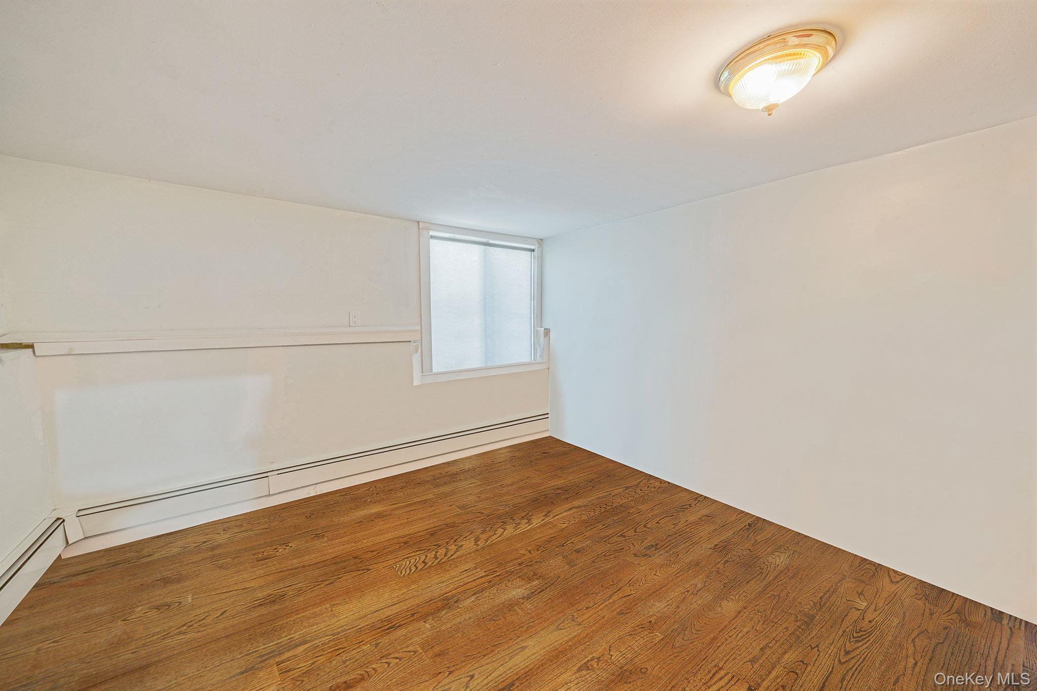 Single Family Caroline Suffolk County, NY 11703, MLS-910516-22