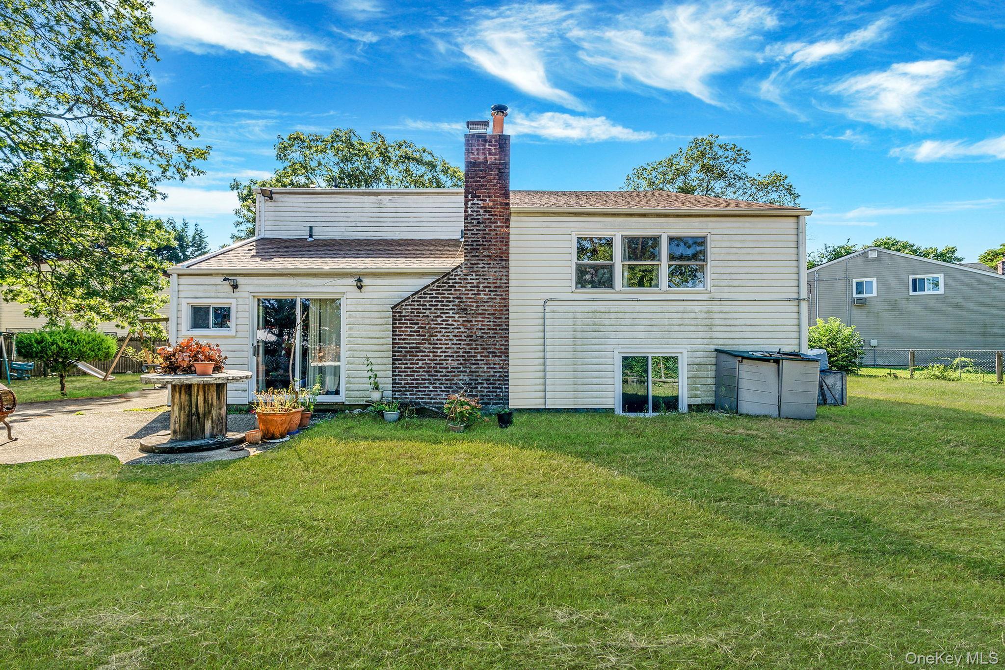 Single Family Caroline Suffolk County, NY 11703, MLS-910516-26