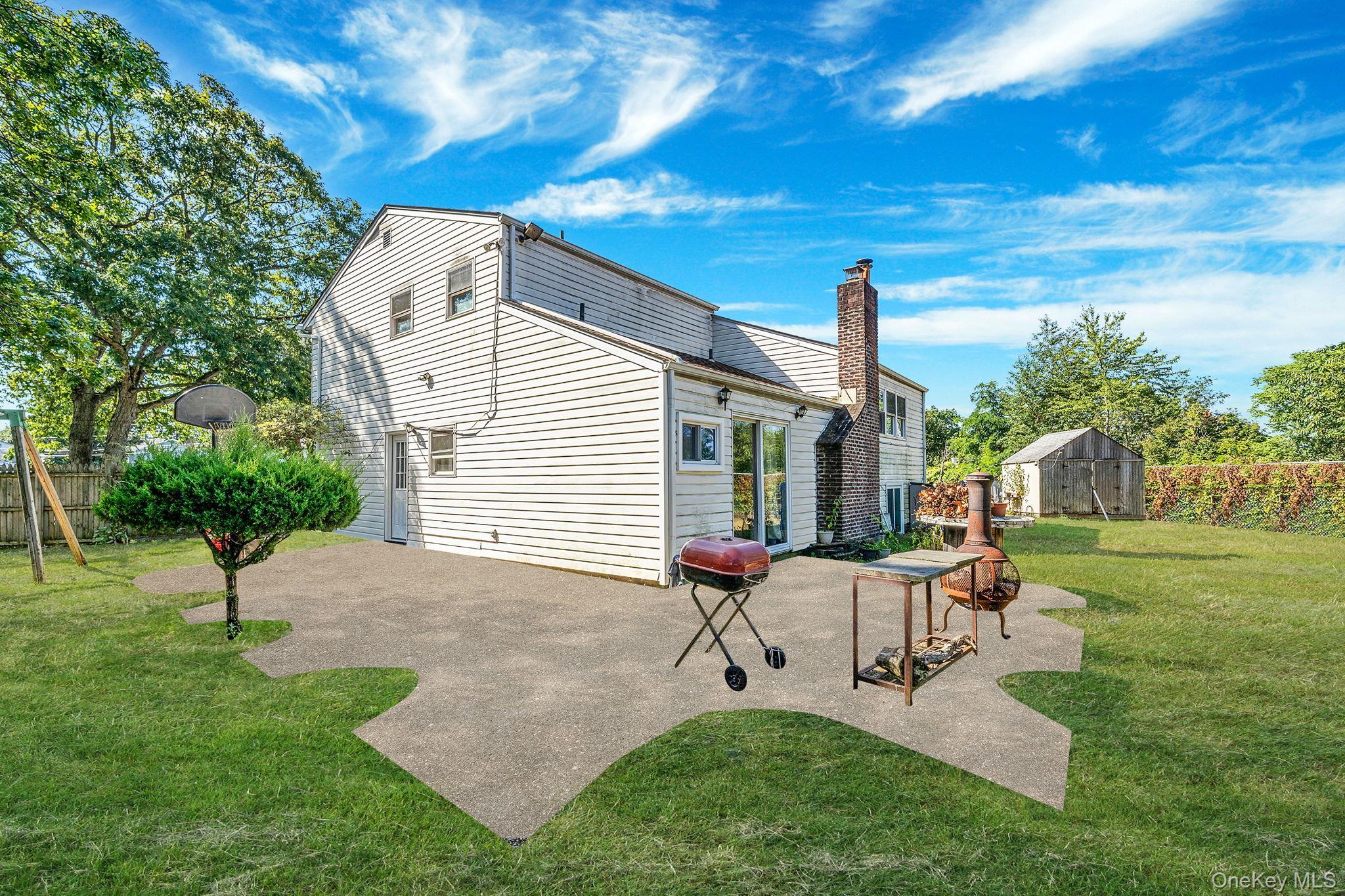 Single Family Caroline Suffolk County, NY 11703, MLS-910516-28