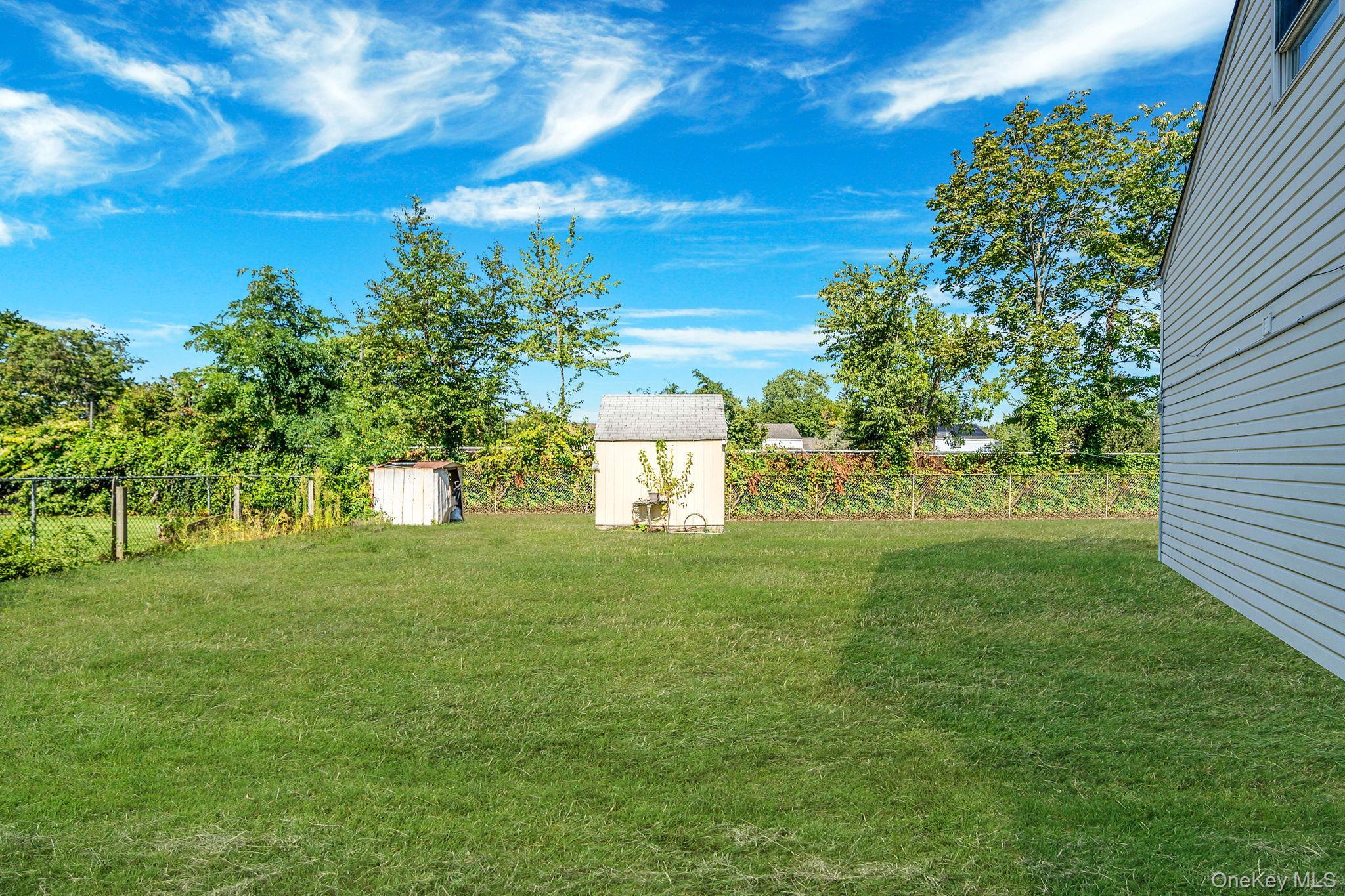 Single Family Caroline Suffolk County, NY 11703, MLS-910516-29