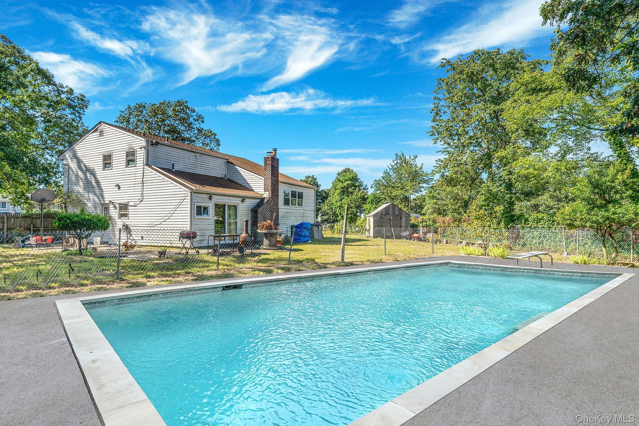 Single Family Caroline Suffolk County, NY 11703, MLS-910516-30