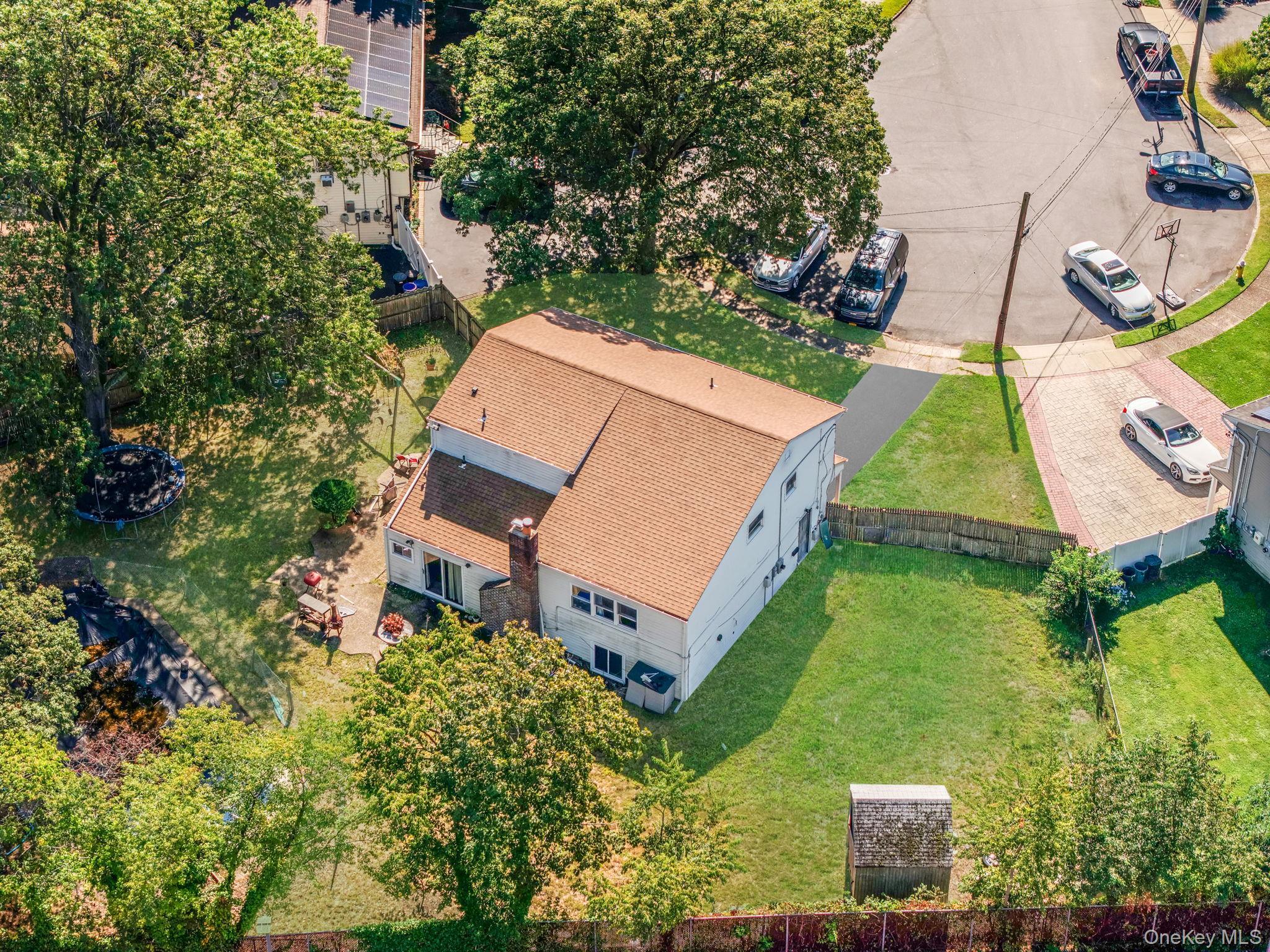 Single Family Caroline Suffolk County, NY 11703, MLS-910516-32