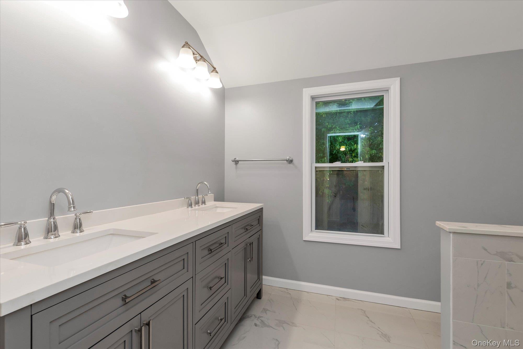 Single Family Wren  Suffolk County, NY 11768, MLS-910540-10