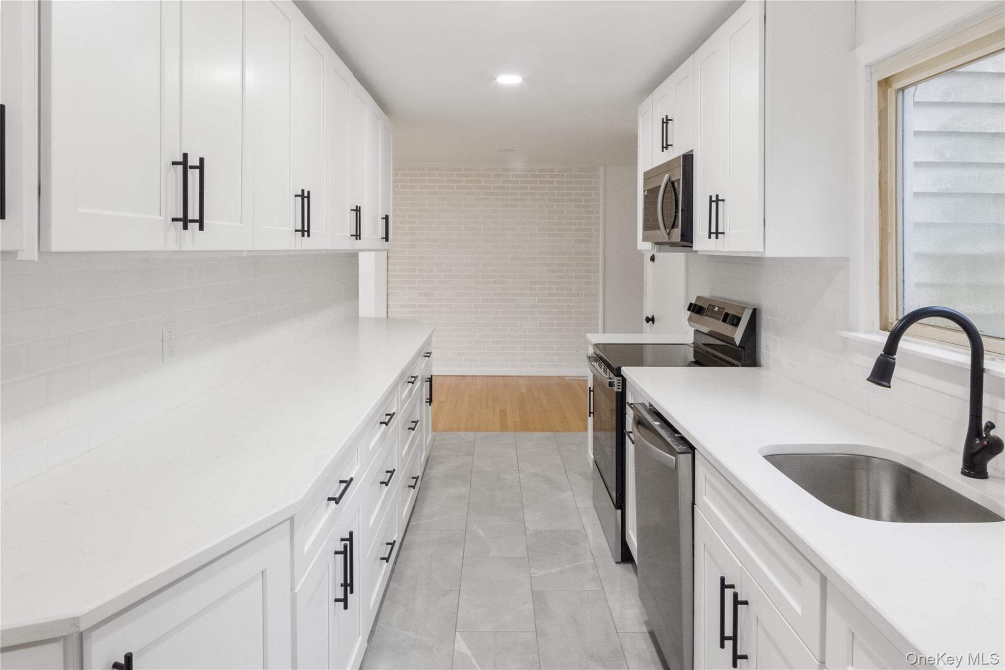 Single Family Queen Orange County, NY 12553, MLS-910542-3