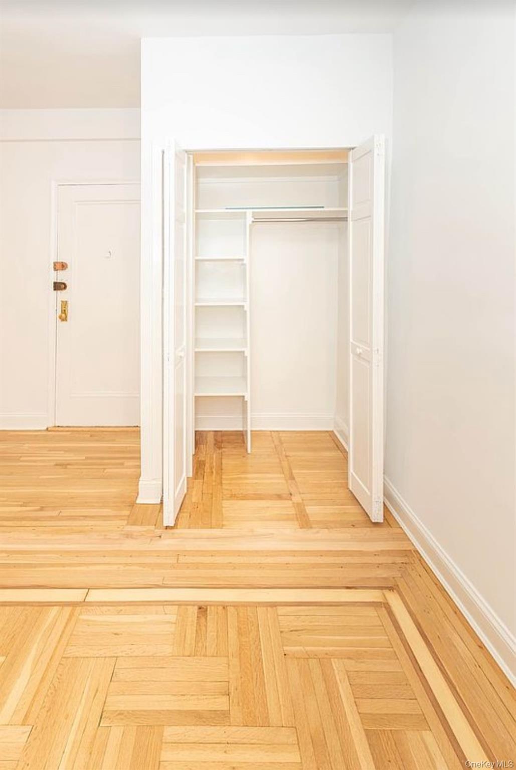 Condo 41st  Queens, NY 11104, MLS-910545-14