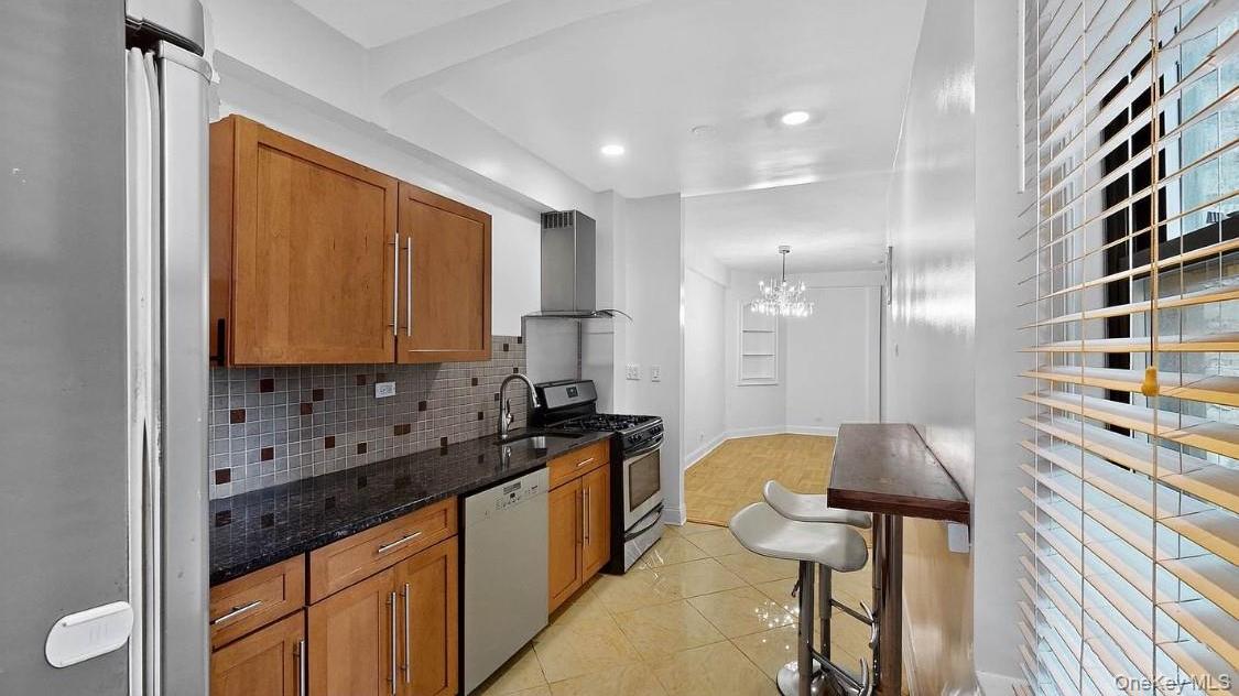 Condo 41st  Queens, NY 11104, MLS-910545-19