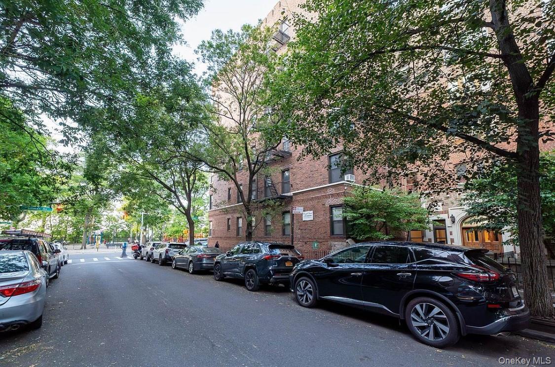 Condo 41st  Queens, NY 11104, MLS-910545-49