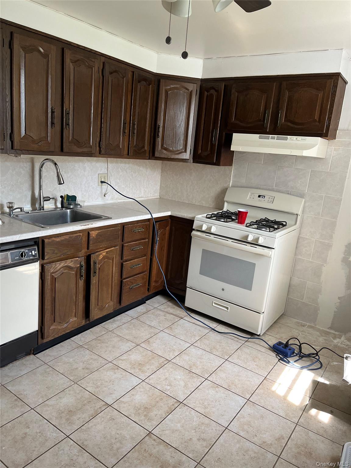 Single Family Gavin  Westchester County, NY 10701, MLS-910546-10