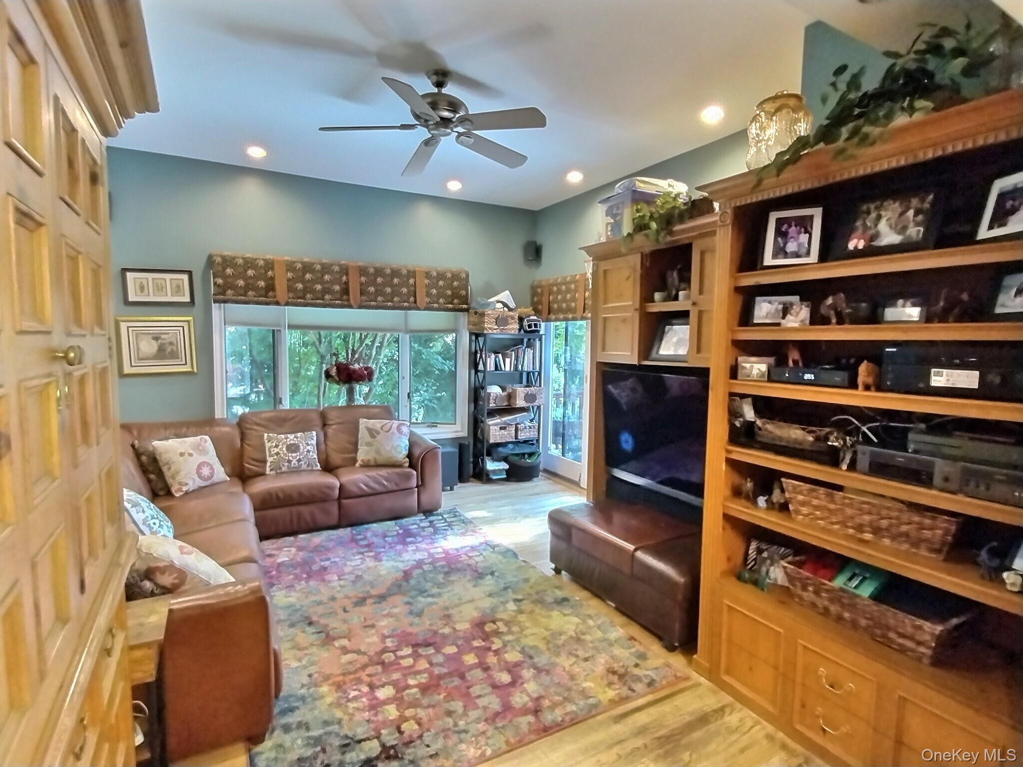 Single Family Susan Nassau County, NY 11552, MLS-910549-14