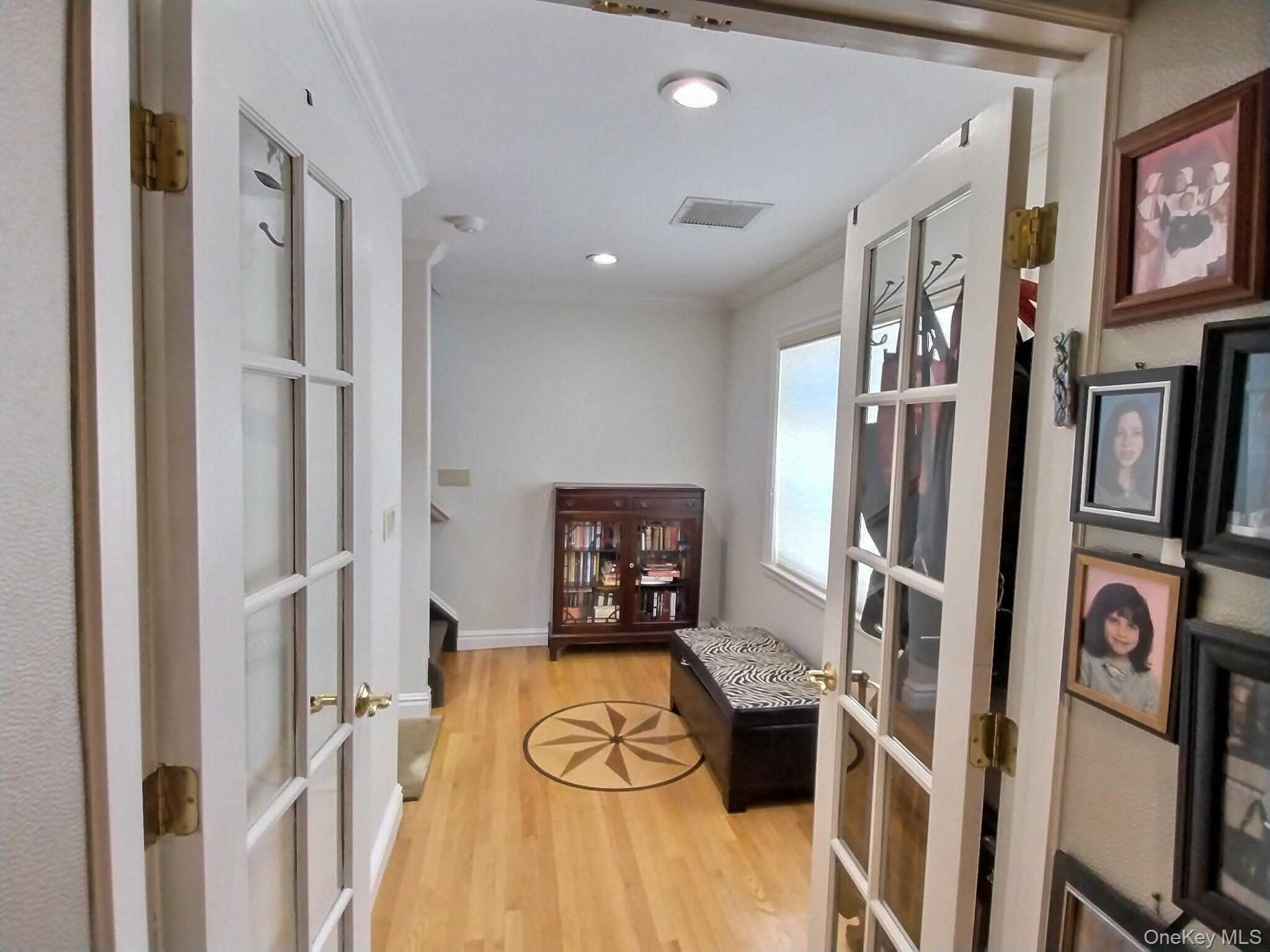 Single Family Susan Nassau County, NY 11552, MLS-910549-17