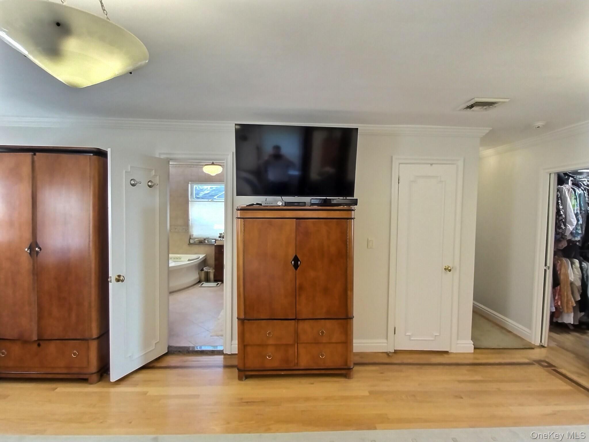 Single Family Susan Nassau County, NY 11552, MLS-910549-22