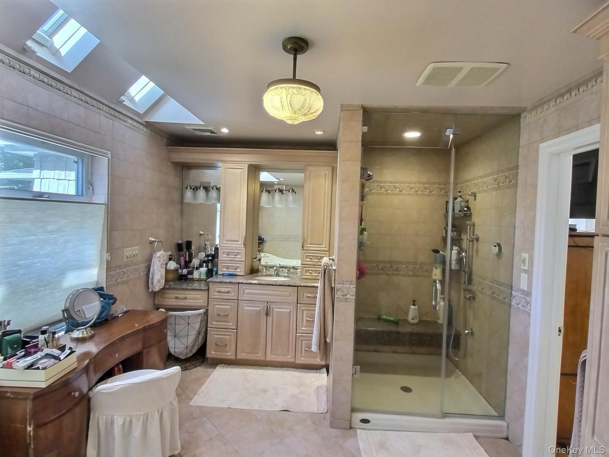 Single Family Susan Nassau County, NY 11552, MLS-910549-24