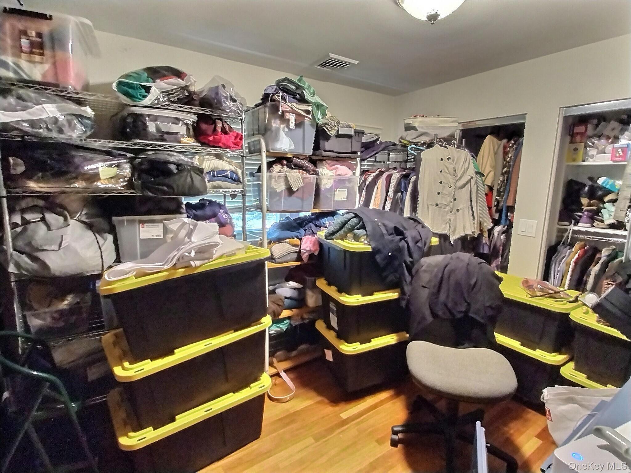 Single Family Susan Nassau County, NY 11552, MLS-910549-36