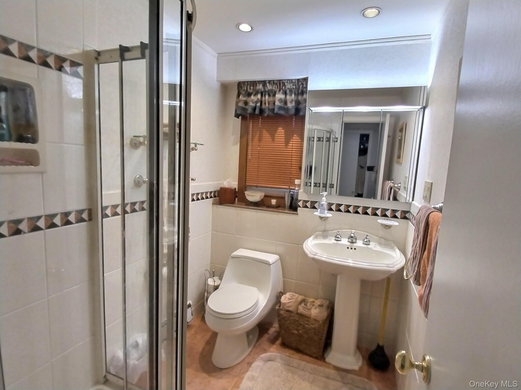 Single Family Susan Nassau County, NY 11552, MLS-910549-39