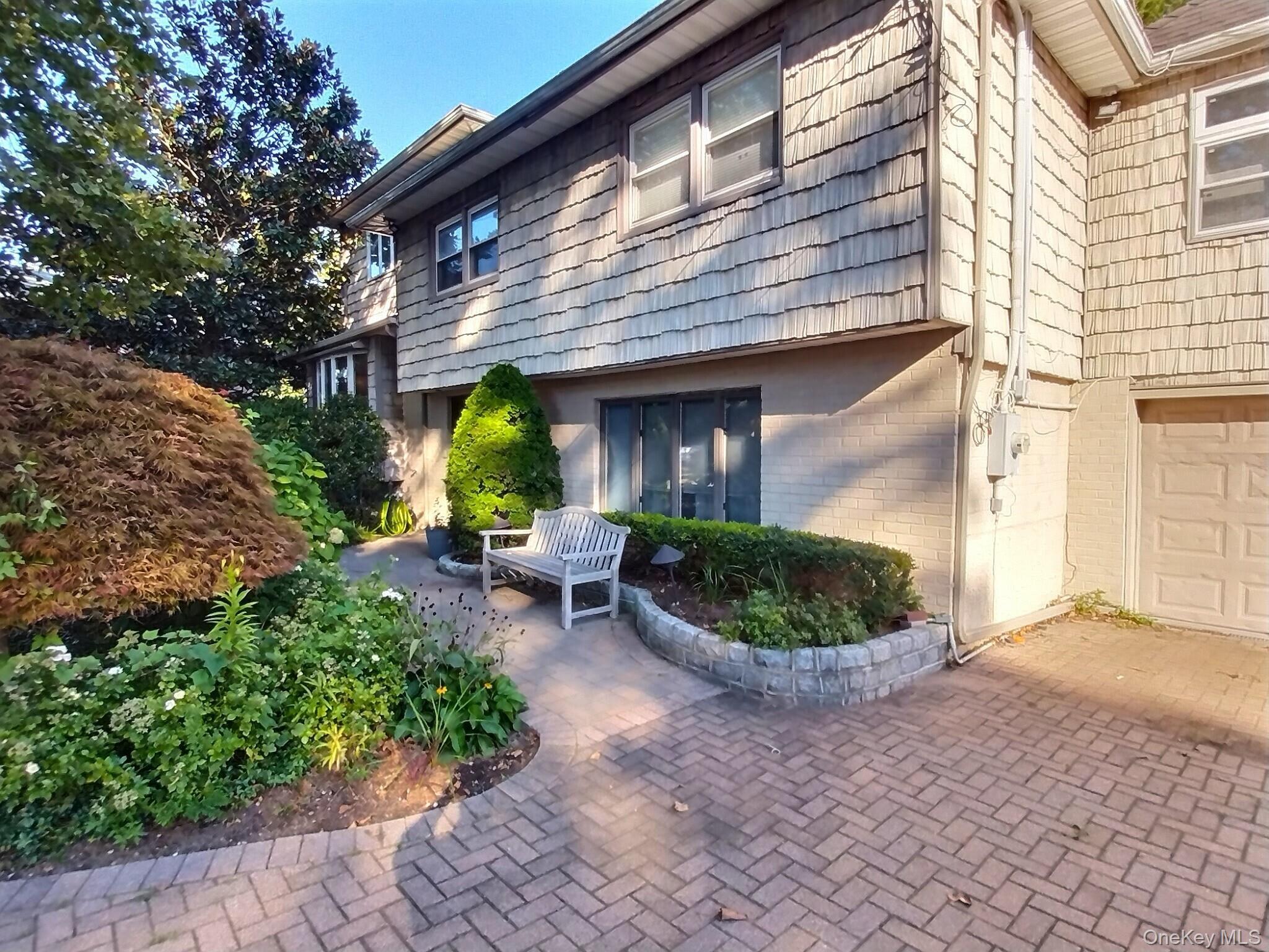 Single Family Susan Nassau County, NY 11552, MLS-910549-4