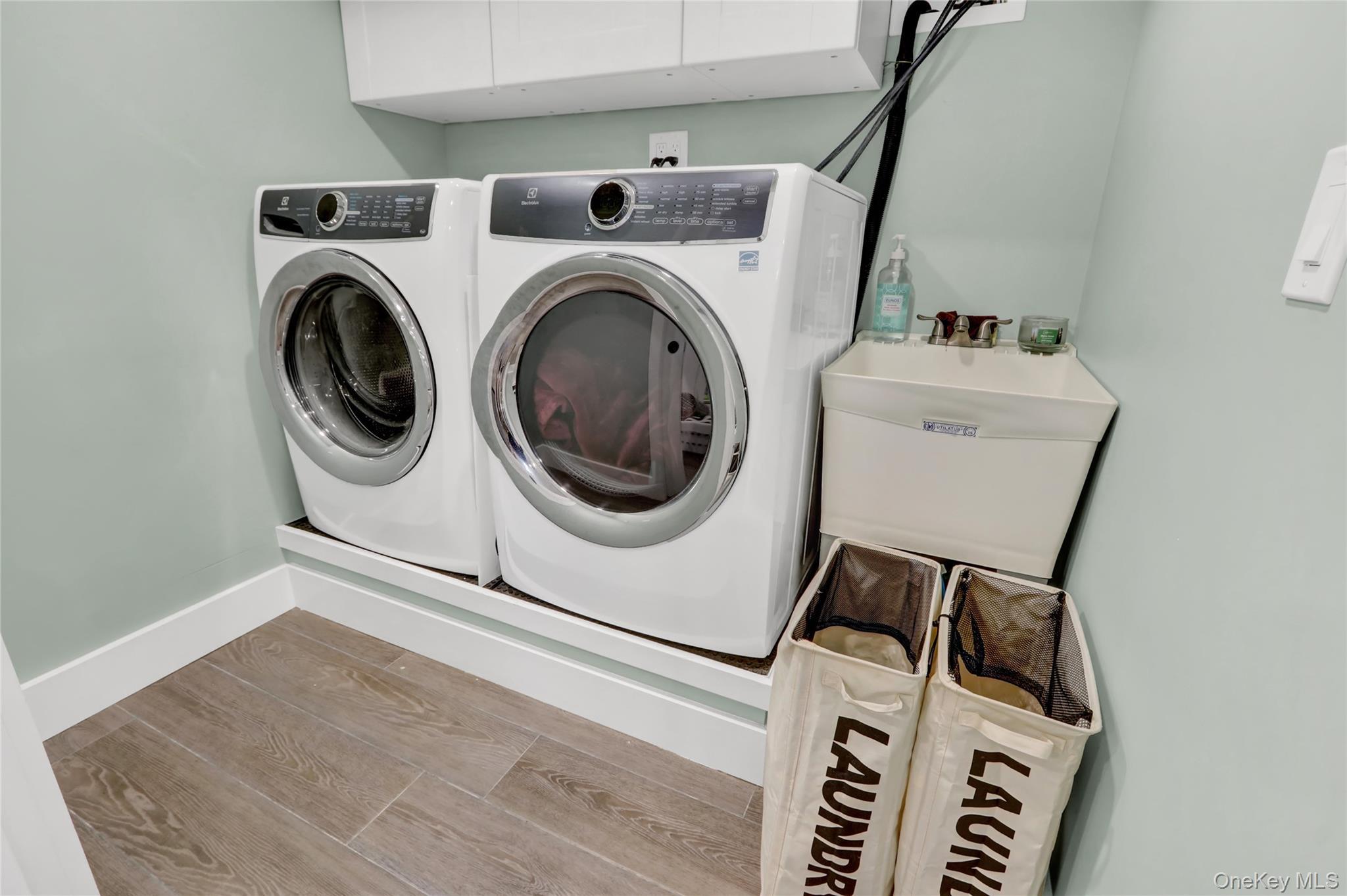 Single Family Centre Nassau County, NY 11710, MLS-910580-20