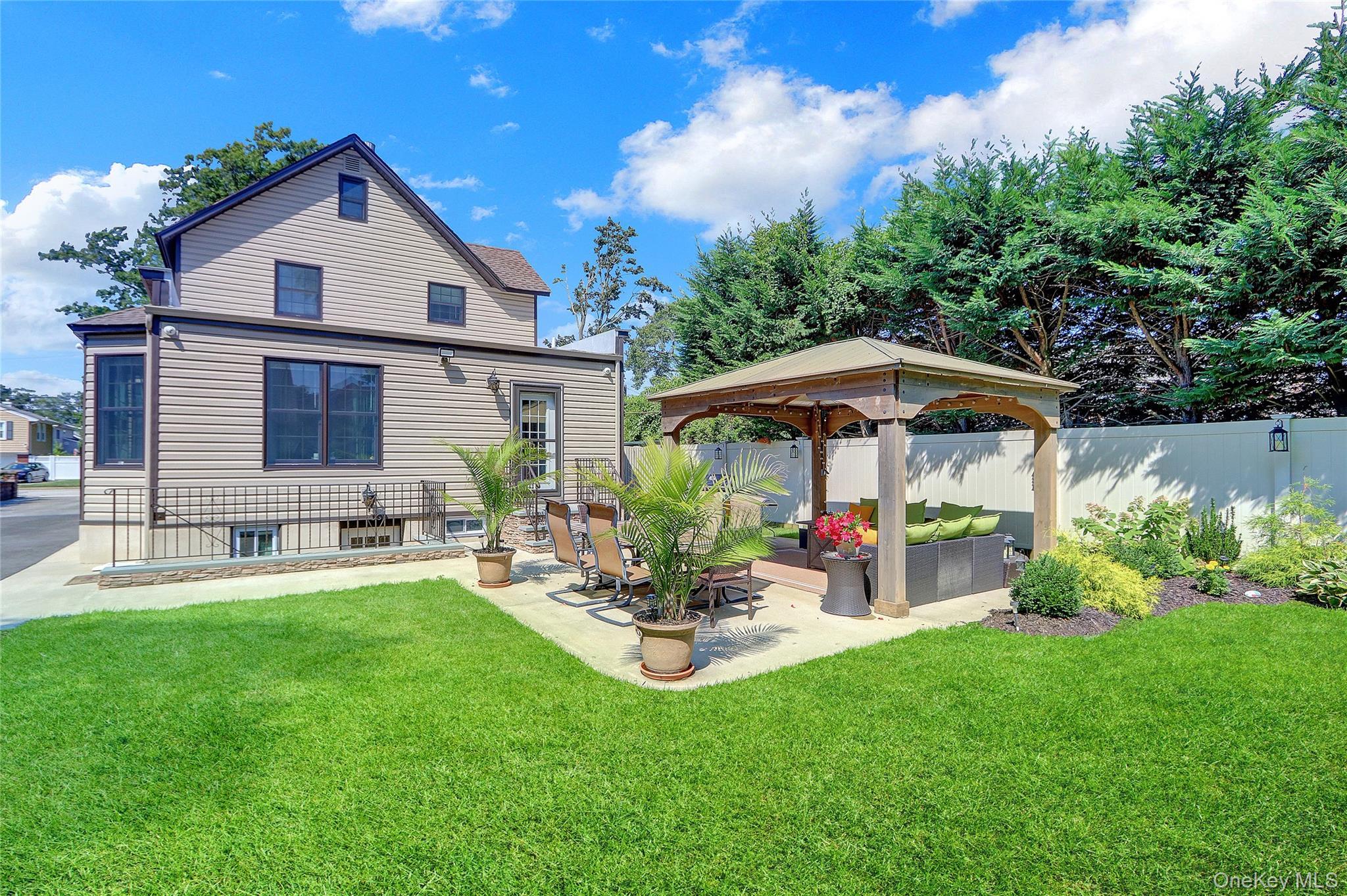 Single Family Centre Nassau County, NY 11710, MLS-910580-26