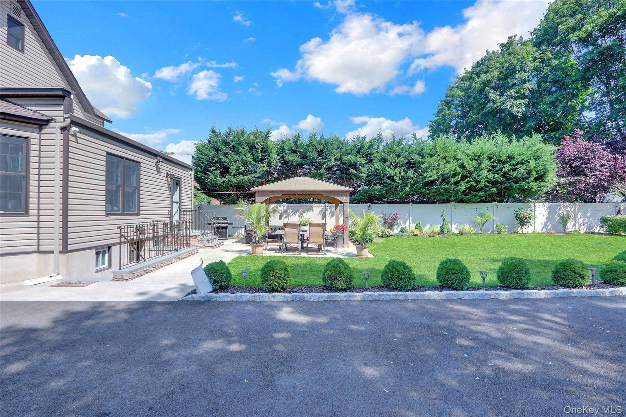 Single Family Centre Nassau County, NY 11710, MLS-910580-29