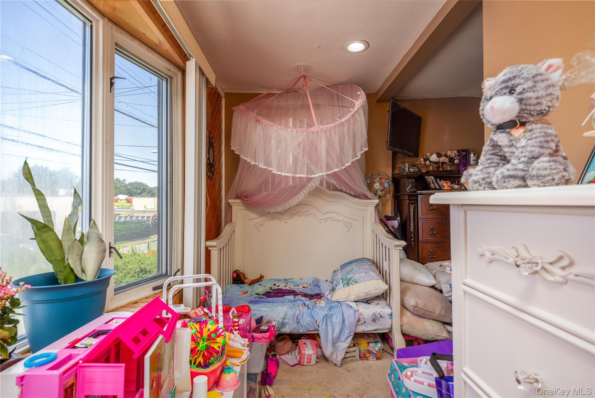 Single Family Macquesten  Westchester County, NY 10550, MLS-910586-17